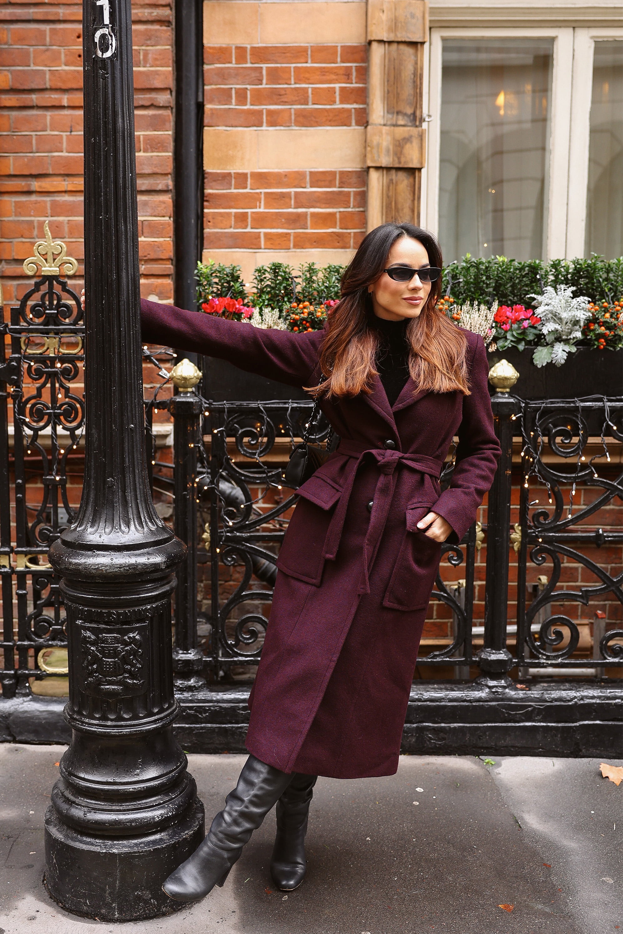 Sobretudo feminino com cinto