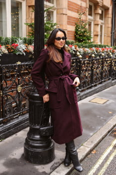 Sobretudo feminino com cinto Sobretudo feminino com cinto