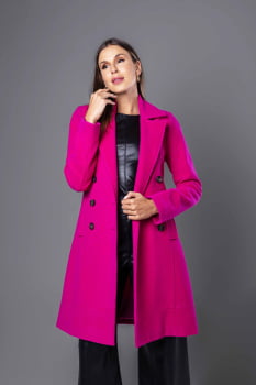 Casaco de lã com barrado rosa